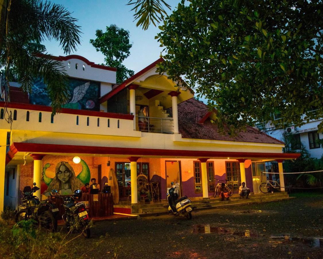 Hostelexp, Varkala - A Beach Town Hostel Ngoại thất bức ảnh